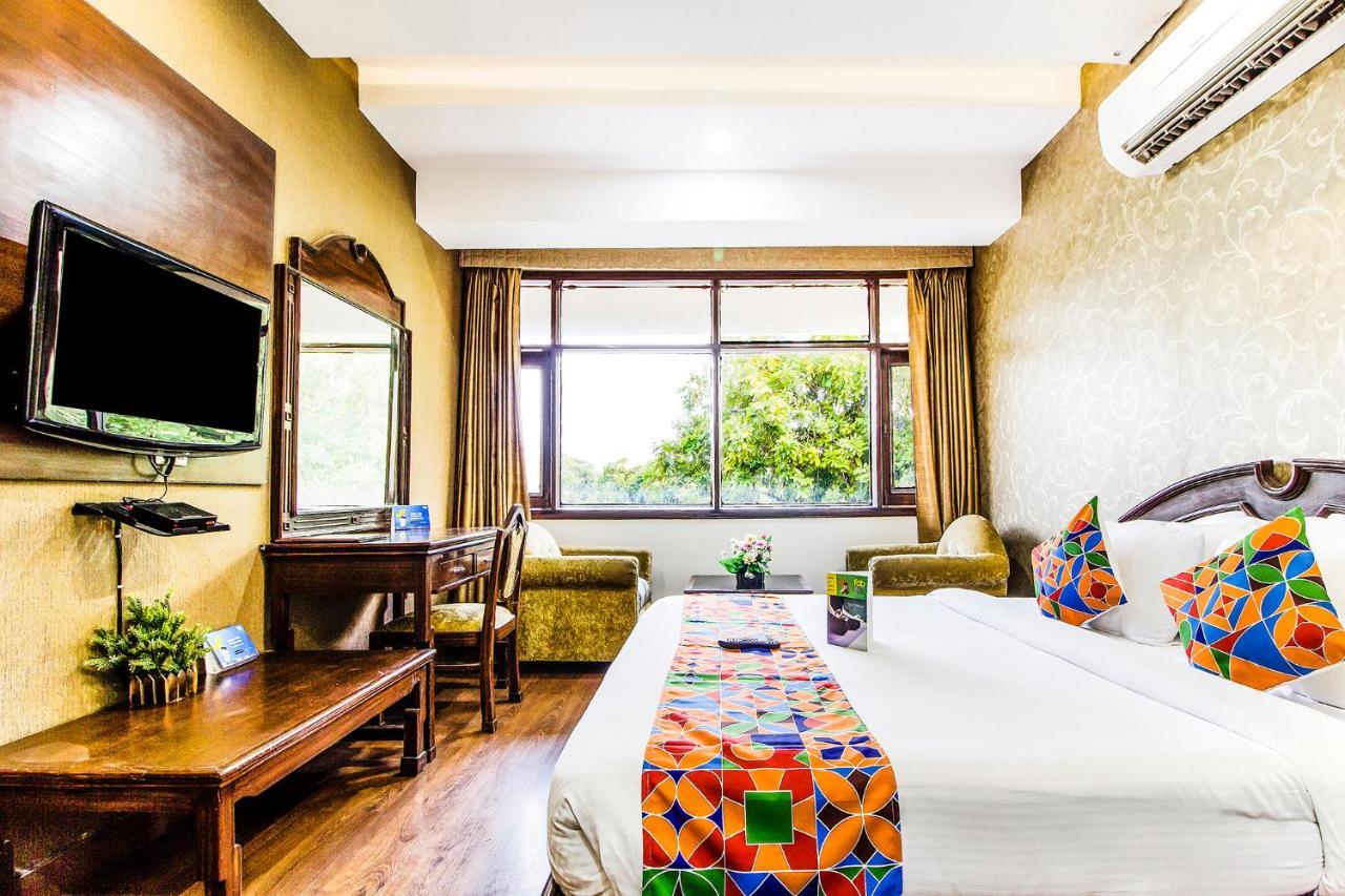 Fabhotel Le Monarque Chandigarh Exterior photo