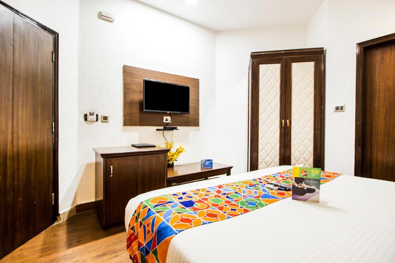 Fabhotel Le Monarque Chandigarh Exterior photo