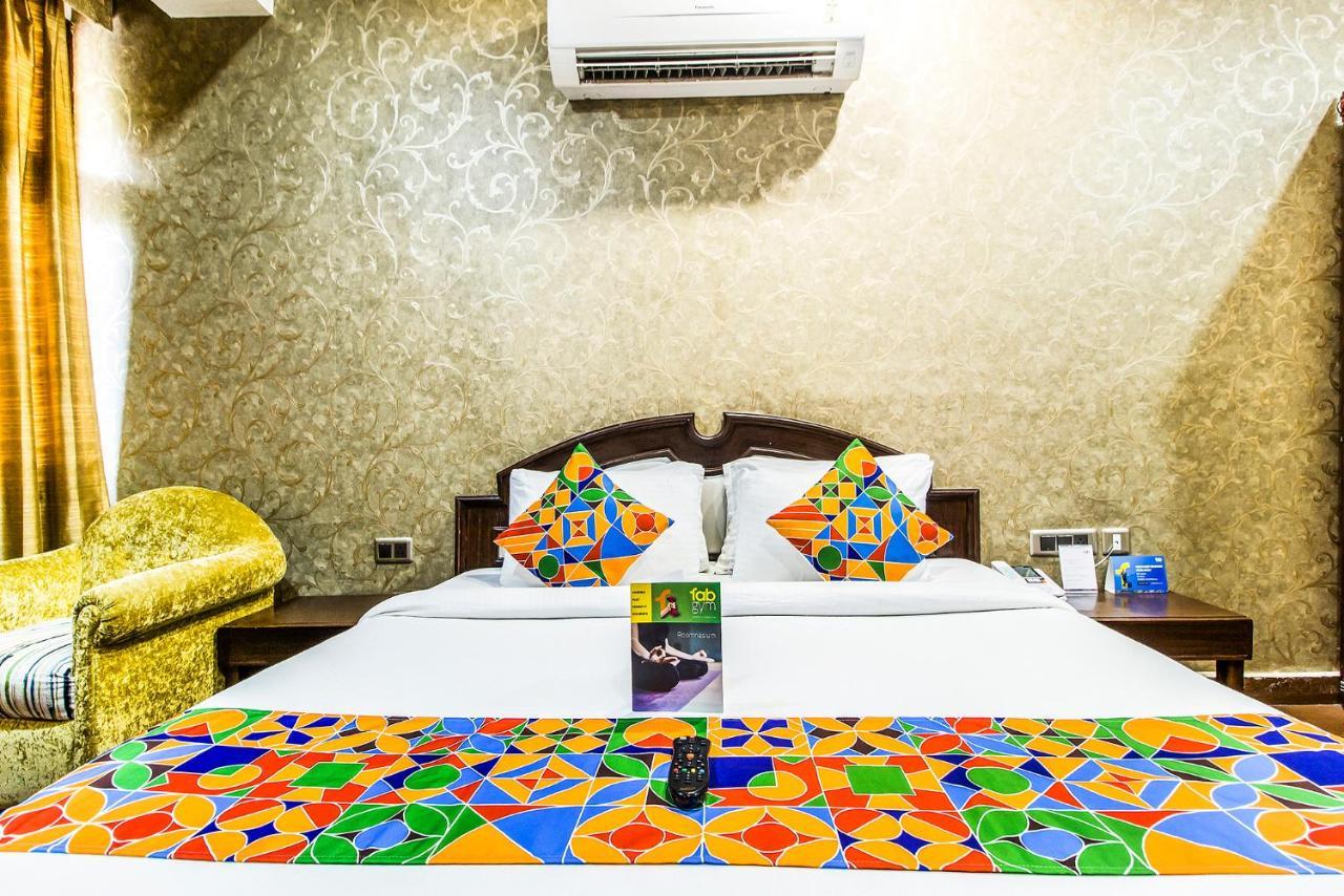 Fabhotel Le Monarque Chandigarh Exterior photo